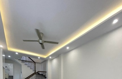 Nhà Vạn Phúc-lô góc-oto đỗ cửa-39m2-giá 4,5 tỷ